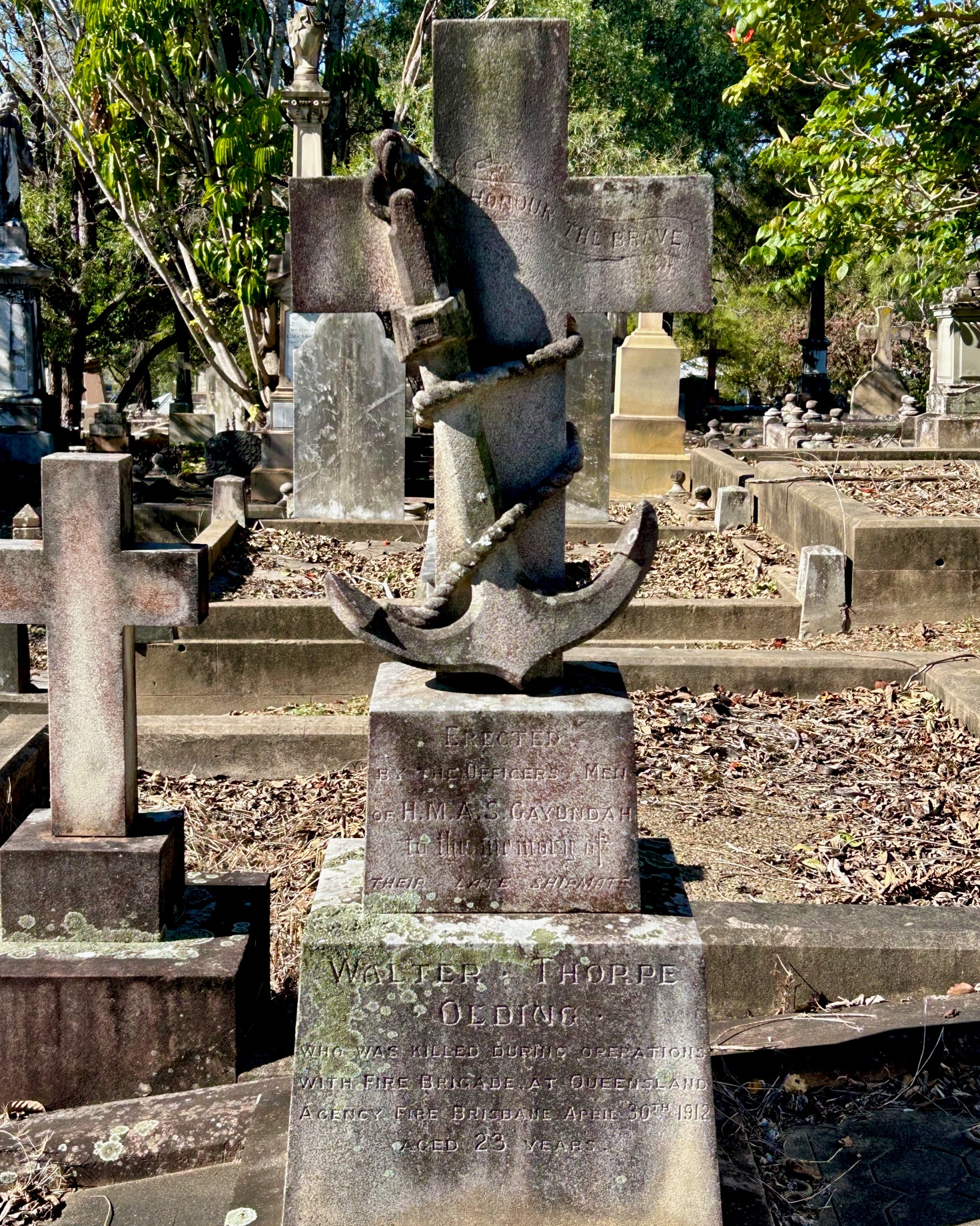 Walter Thorpe Olding's headstone